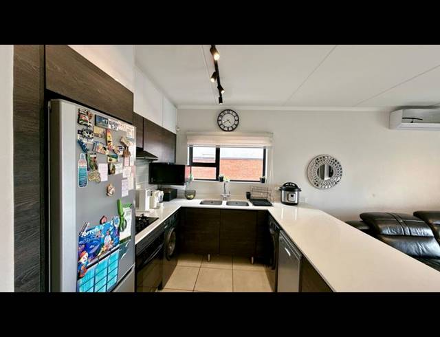 2 BEDROOM TOWNHOUSE FOR SALE IN OAKDENE